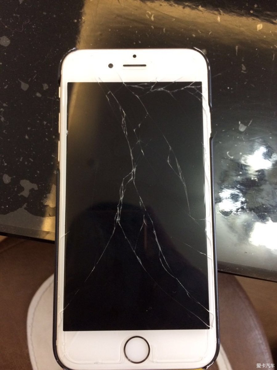 苹果6屏幕摔坏 有做手机的同学吗 换个要多少