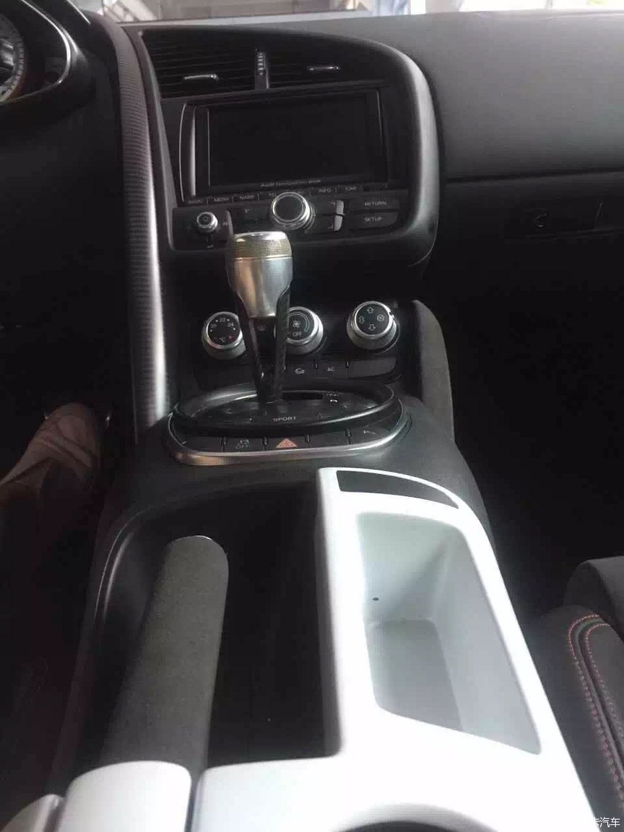 6X万!13年奥迪R8 GT V10迪拜王室定制版全球