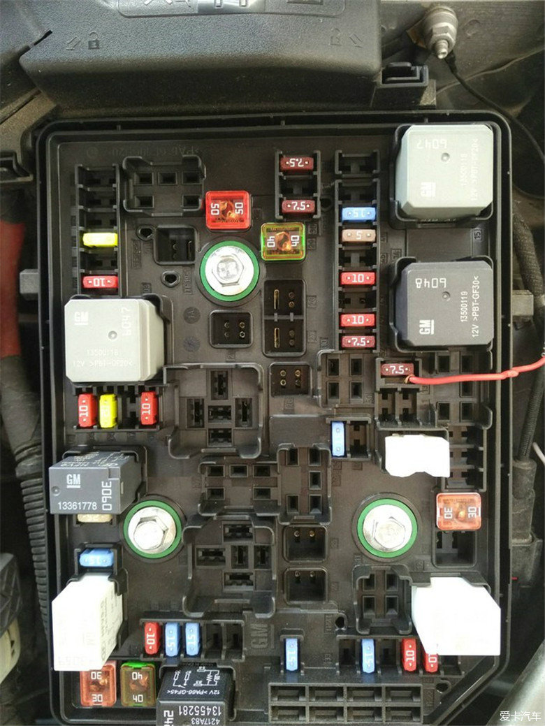 16新科鲁兹保险丝取电器从哪个口取电安全