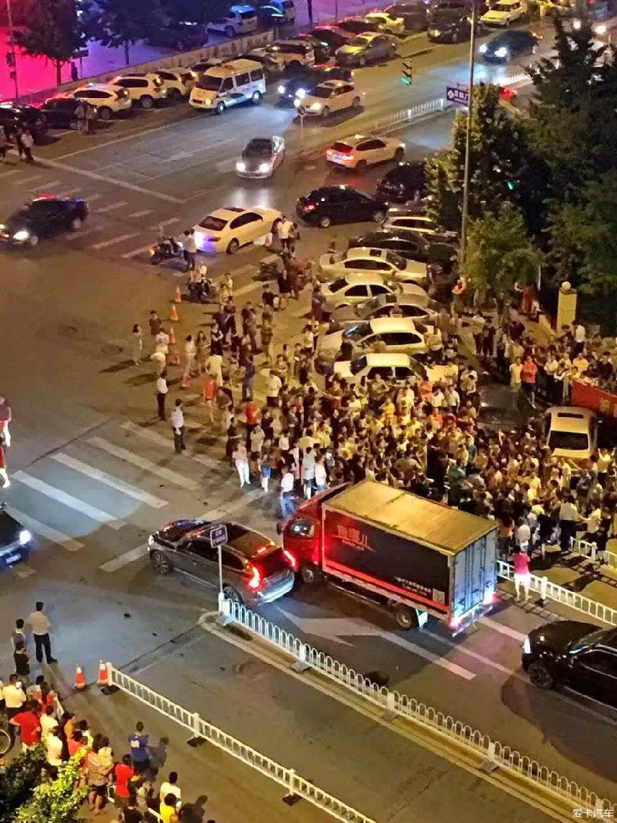 世纪城居民抑制路边停车乱收费_北京汽车论坛