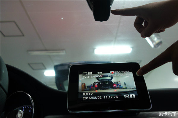 上海奔驰CLA倒车影像升级 专用行车记录仪 车