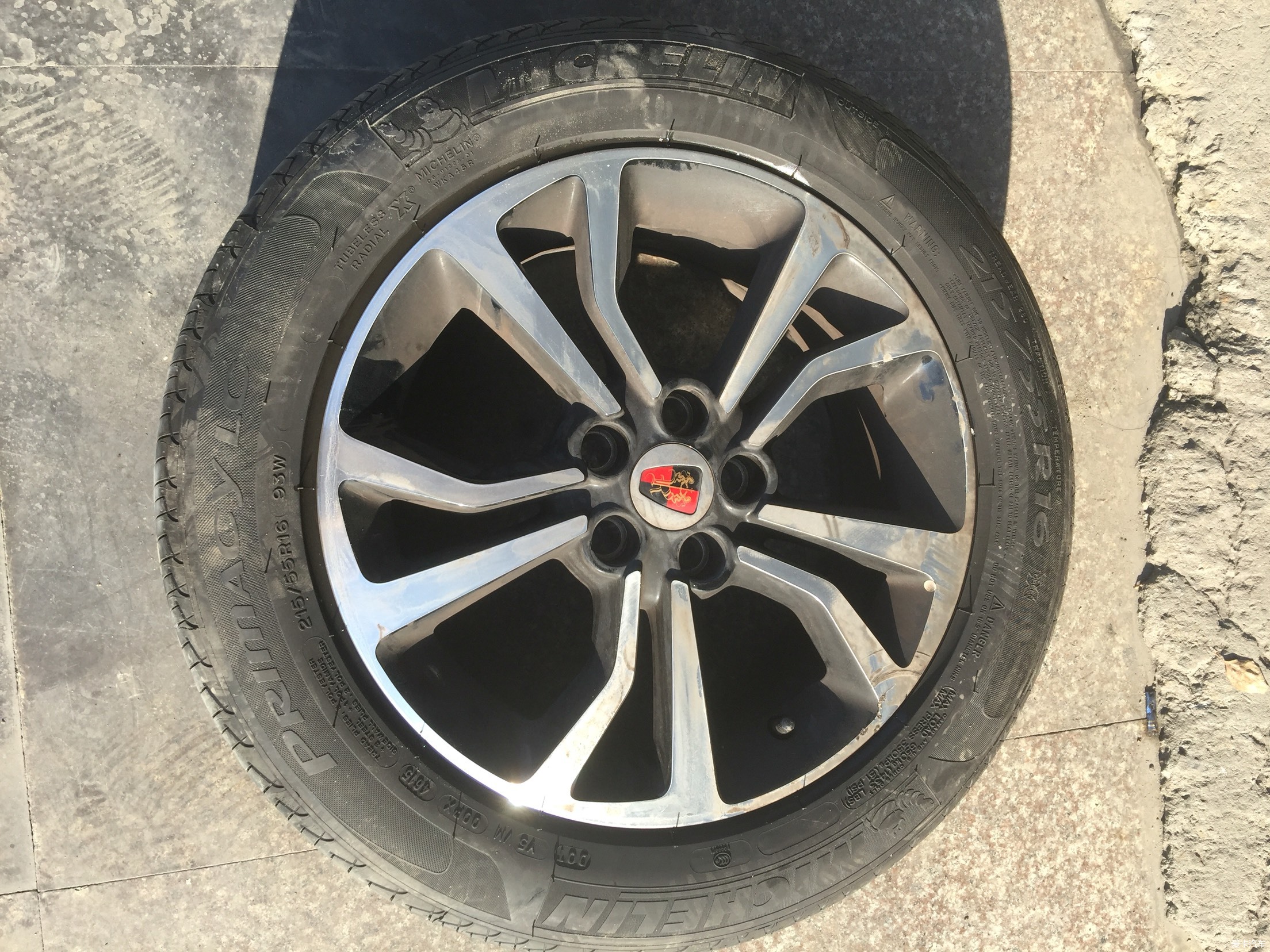 荣威车胎质量真烂2015年停产车胎，居然用在2016新车上