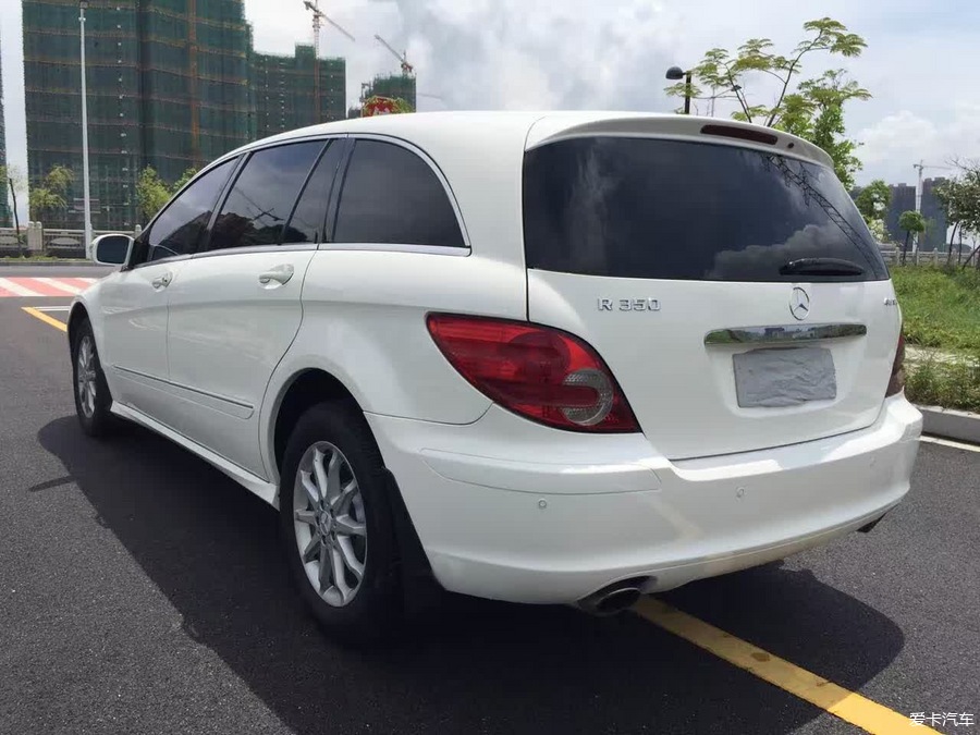 > 08款奔驰 r350 白色米内