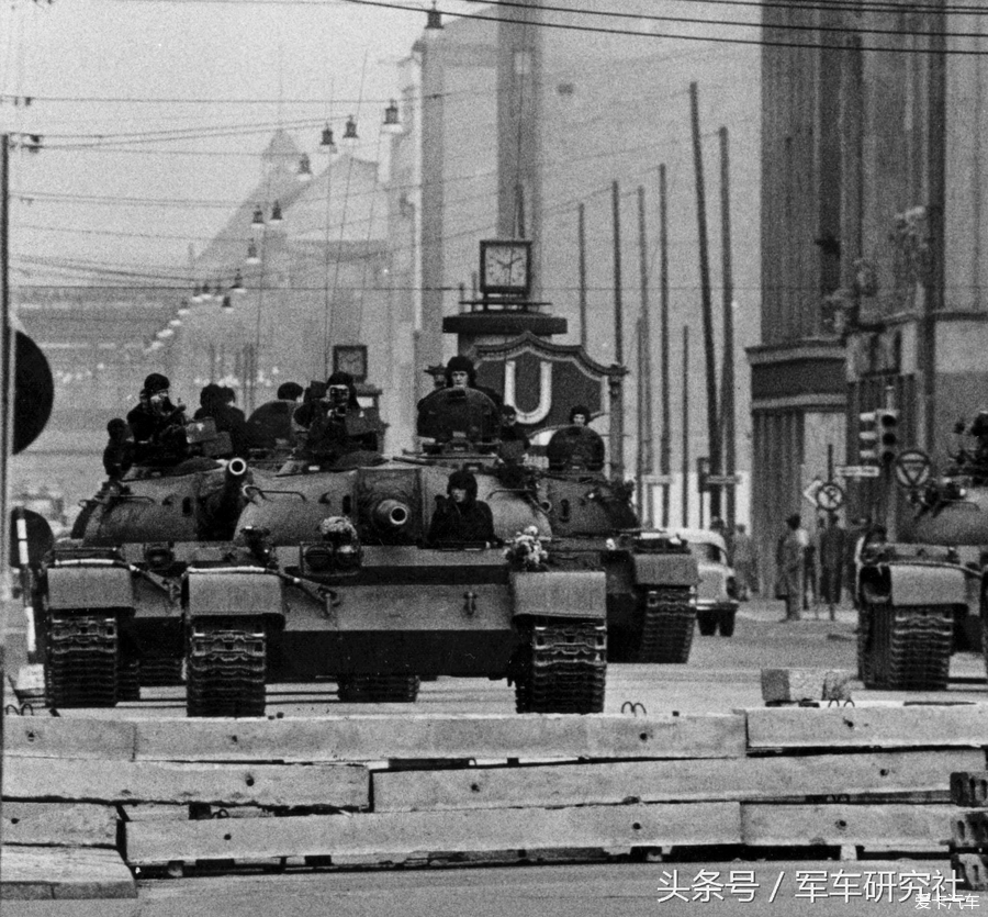 【图】【历史:1961年美苏装甲部队在德国柏林隔街对峙