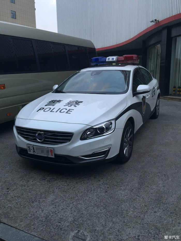 > 杭州 沃尔沃s60l t4警车