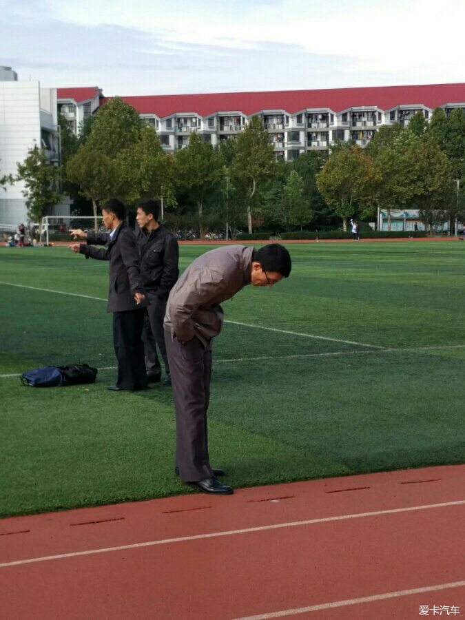 北朝鲜学生在清华，无语。