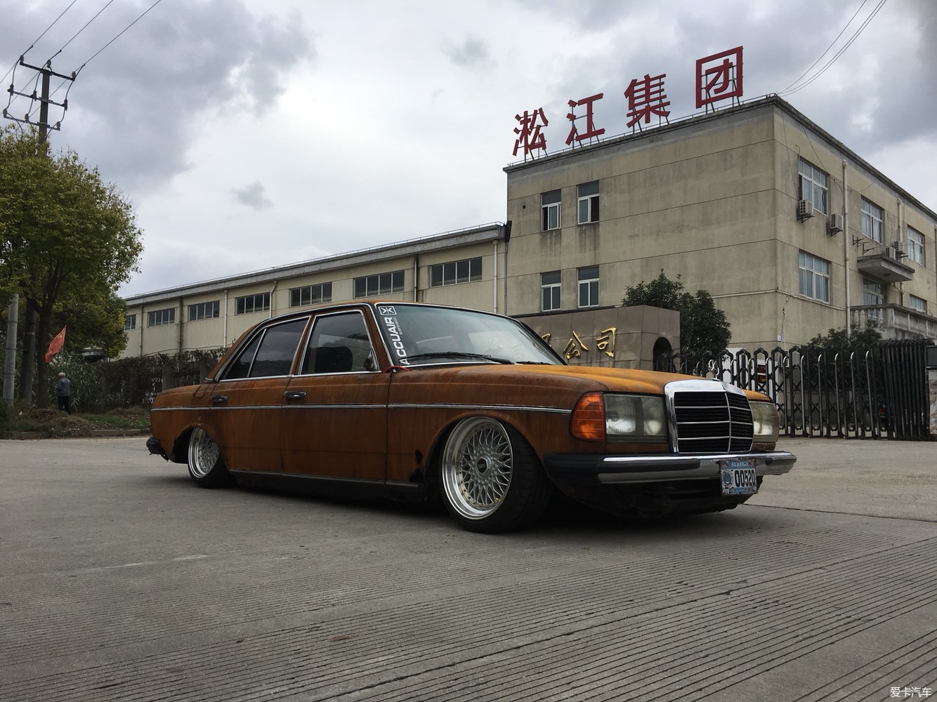 奔驰w123完美低趴![色]