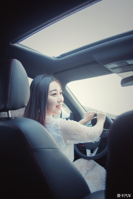 【媳妇当车模】,靓车,美女共度时光