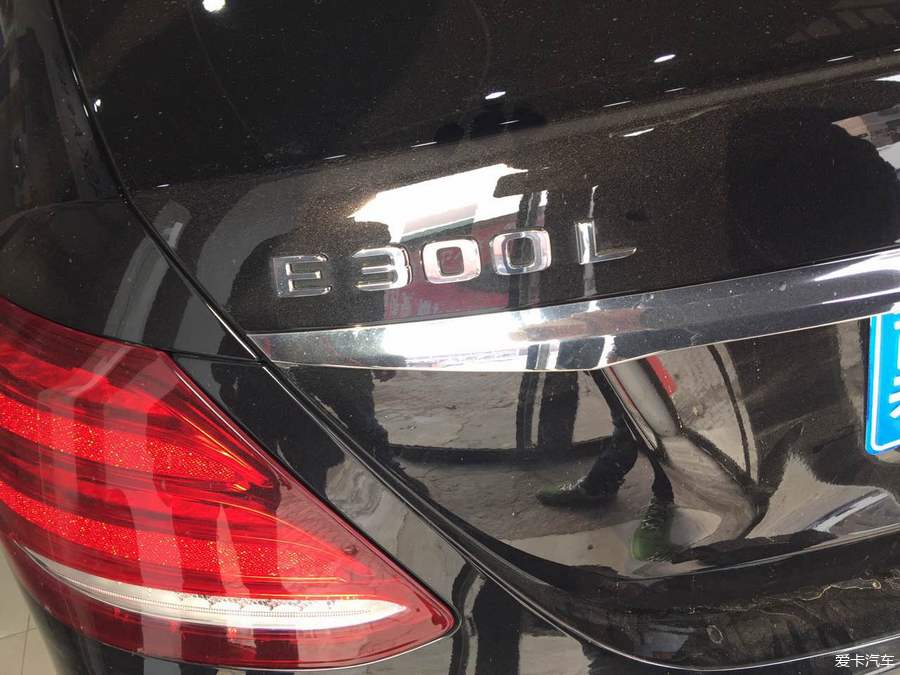 天津奔驰E300安装隐藏式行车记录仪_汽车改装