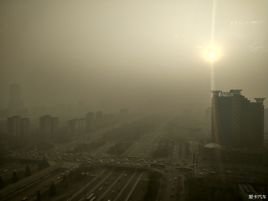 北京一月三号和四号雾霾照片对比-又少了几座楼
