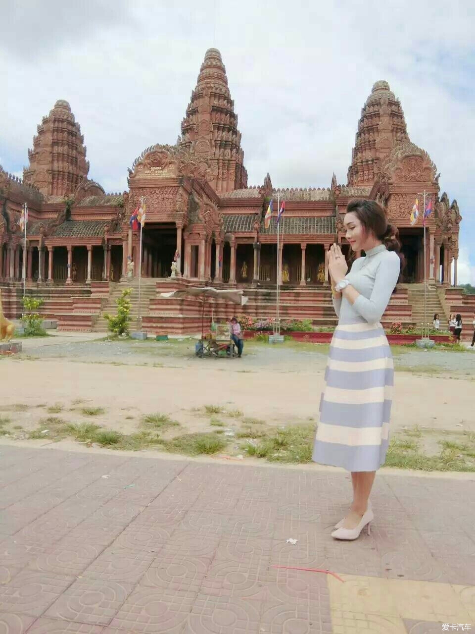 在柬埔寨认识的一个老挝女孩,新潮如国内_第2