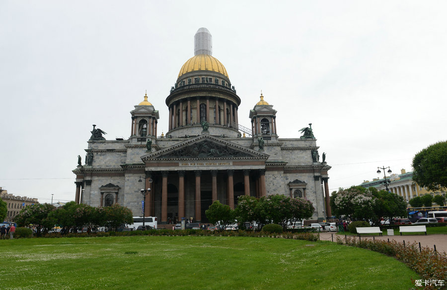 俄罗斯美女莎莎带我们畅游圣彼得堡！