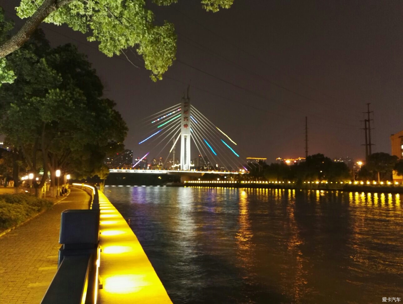 > 无锡大运河夜景