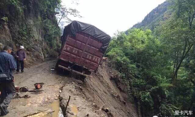 318川藏线上的三个危险路段之三 通麦天险