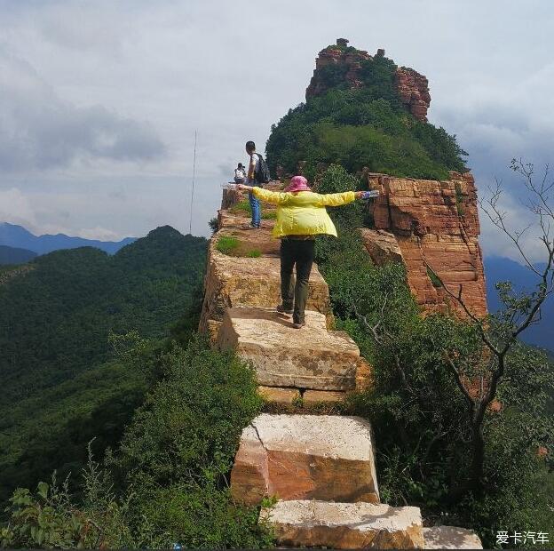 神奇的嶂石岩九女峰群山滴翠