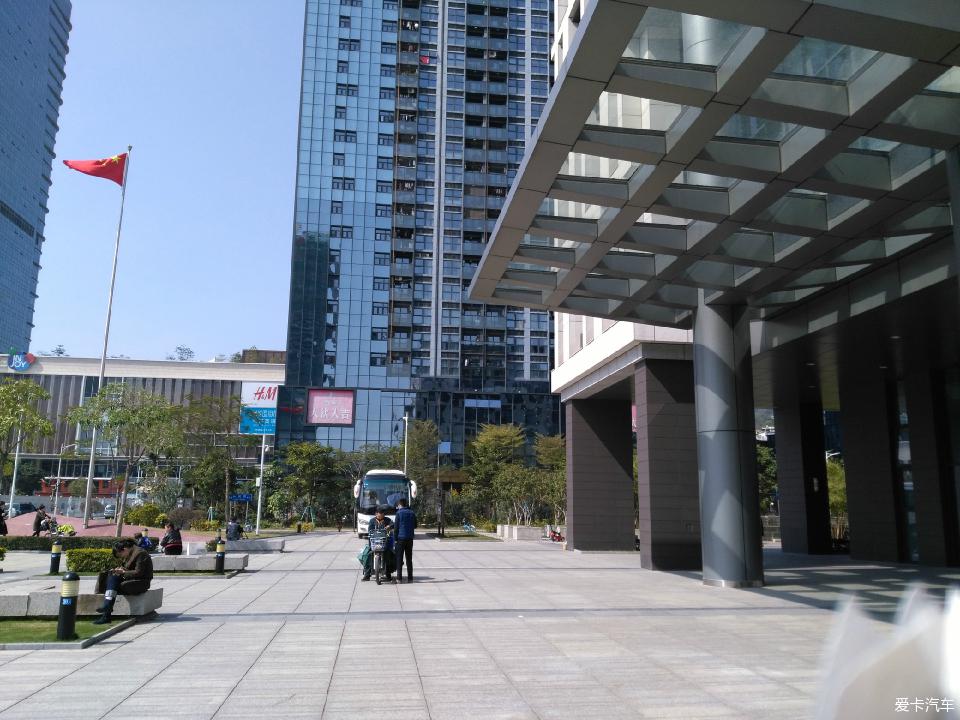 节前明锐载我去看深圳市档案馆中心