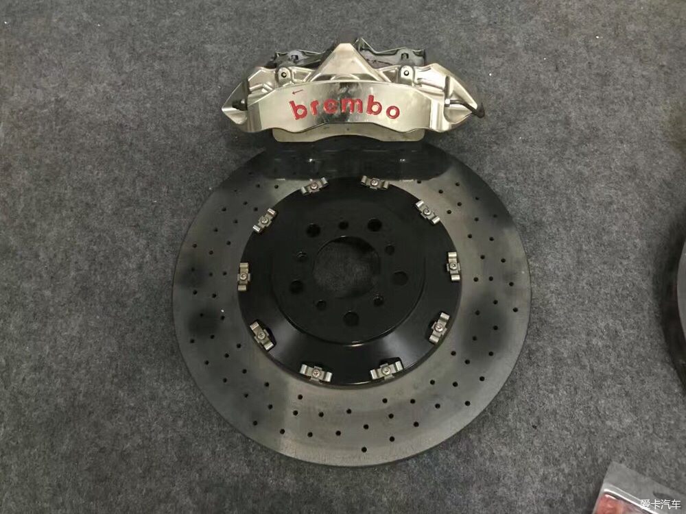 出售高端用品!brembo gtr 一体锻造卡钳配陶瓷碟盘