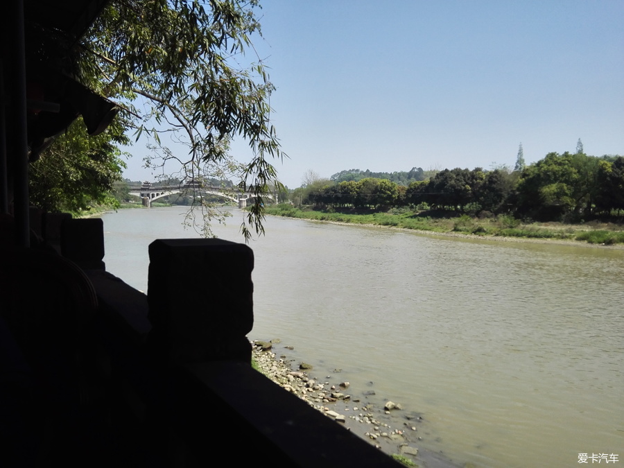 昨日天气晴朗,去黄龙溪逛了一圈。