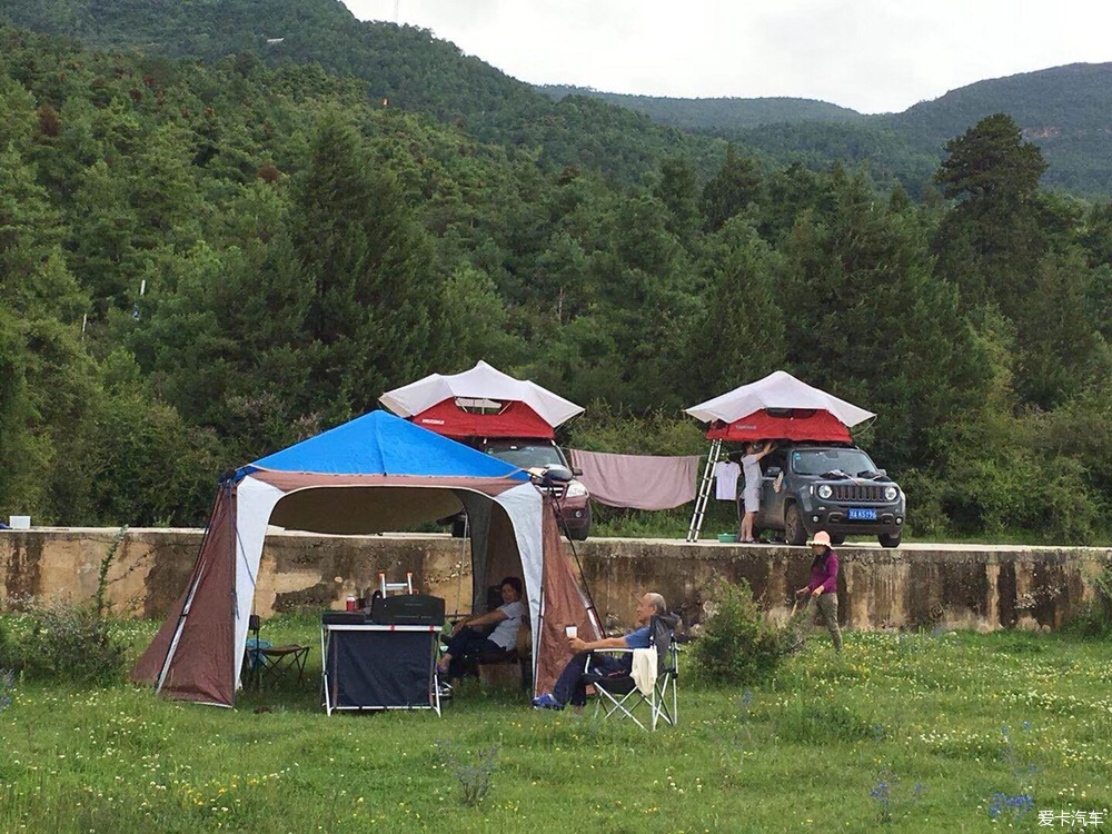 车顶帐篷,方便实用,出行旅游住宿不用愁,更能享