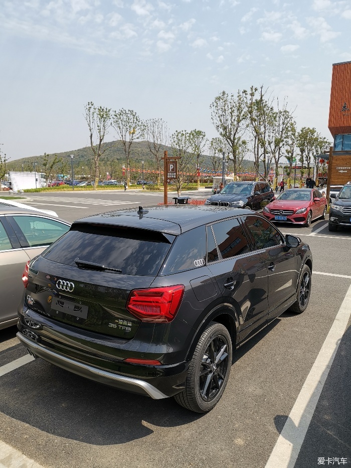 喜提灯厂q2l 交个作业 猛石黑 去踏春