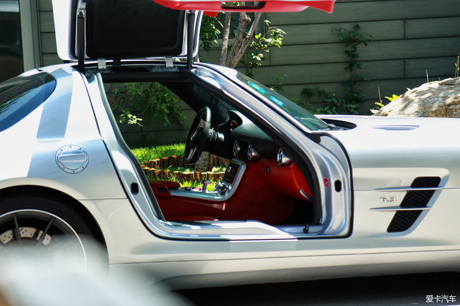 【玩车攻略】致敬经典鸥翼复兴 梅赛德斯-奔驰SLS AMG
