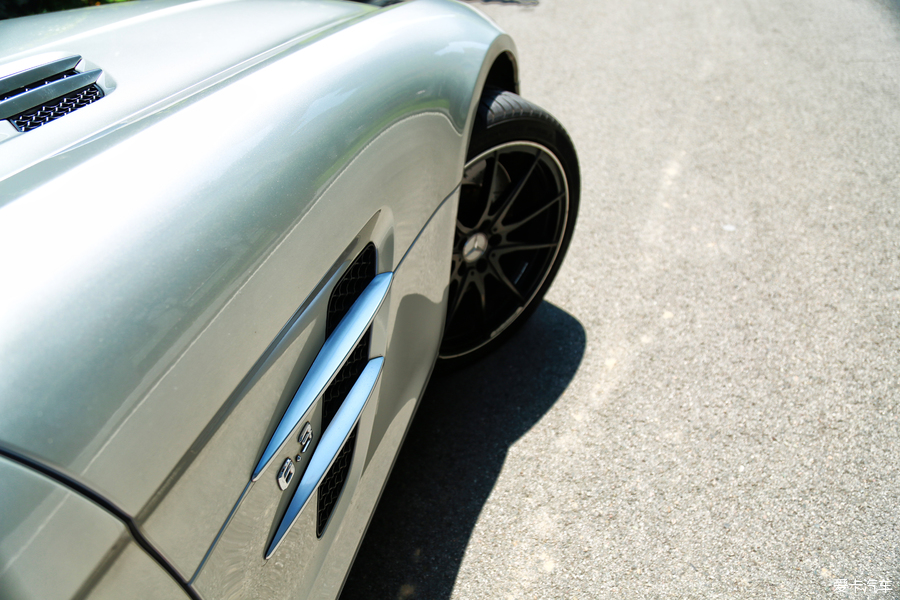 【玩车攻略】致敬经典鸥翼复兴 梅赛德斯-奔驰SLS AMG