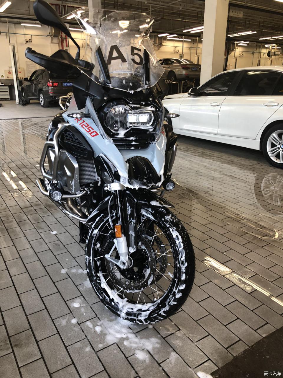 感受一下bmw r1250gs adv(柯基版)