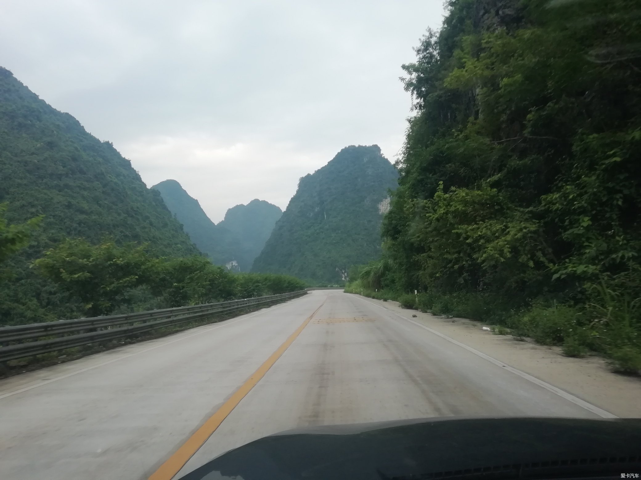 中国孟麻越南北坡广西沿边公路上的一道跨国风景线