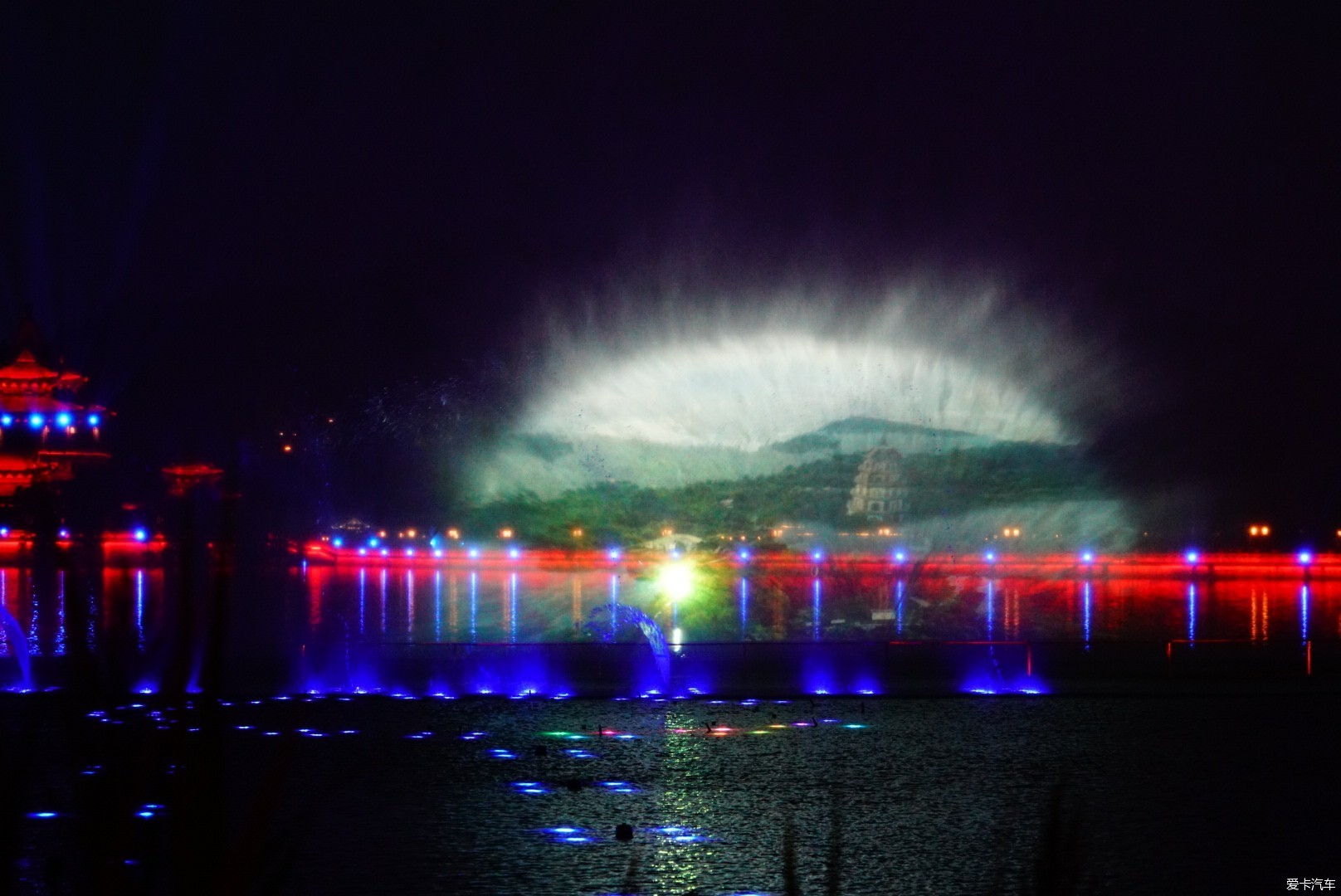 顺峰山 公园 喷泉（天黑之后）