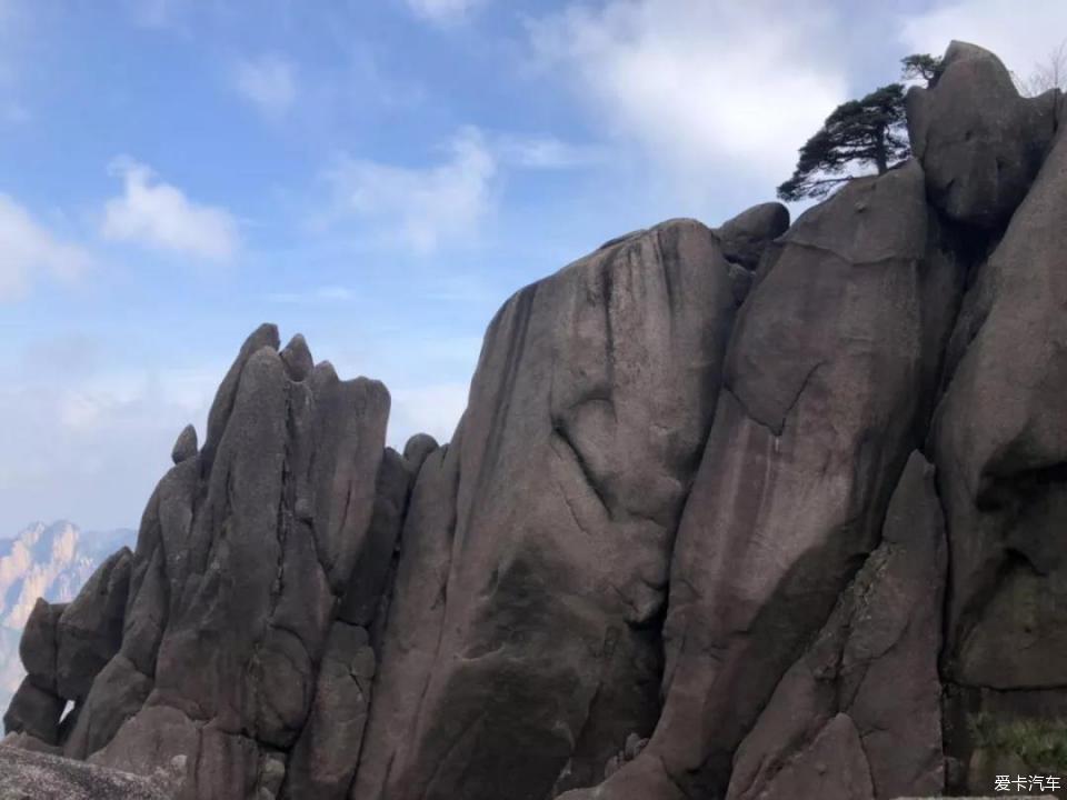 李白《送温处士归黄山白鹅峰旧居》