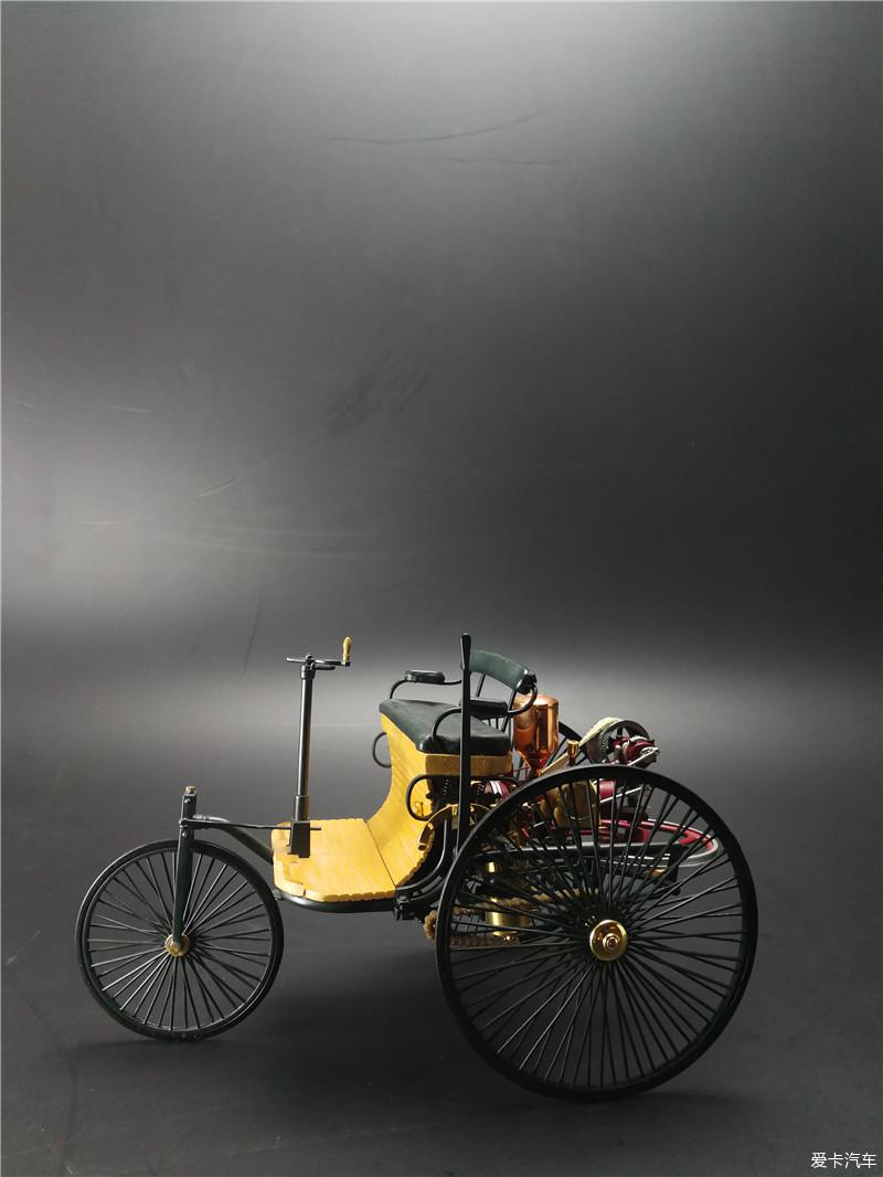 世界上第一辆汽车奔驰一号三轮车1886 benz cmc:10比例合金模型.