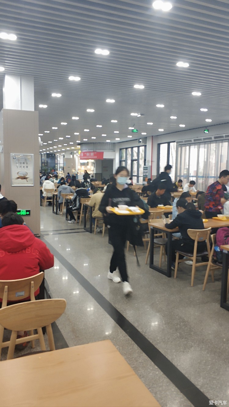 迎新年武大食堂2之学生二食堂