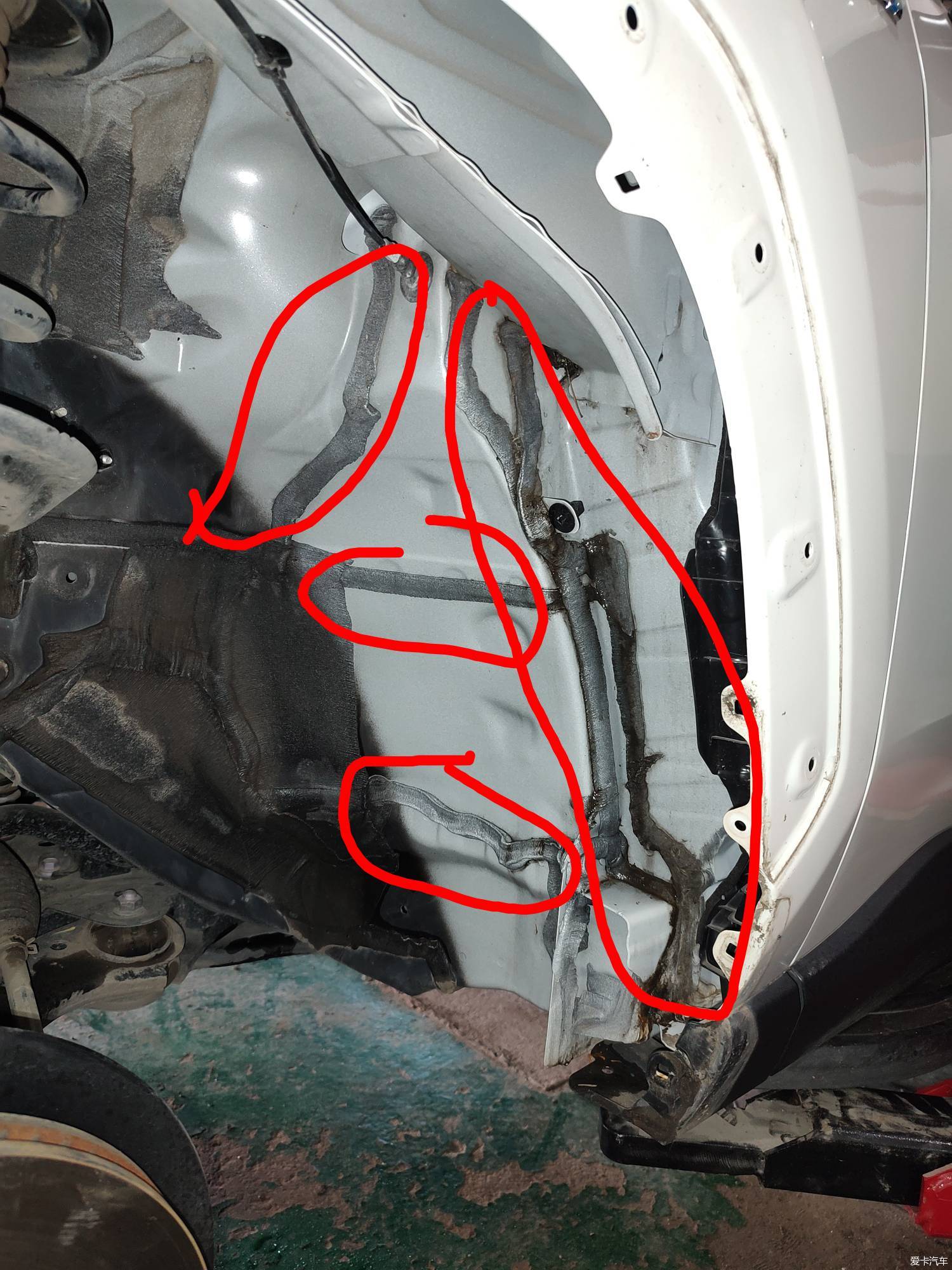 施工的周末-rav4底盘装甲(汉高-3000plus)体验