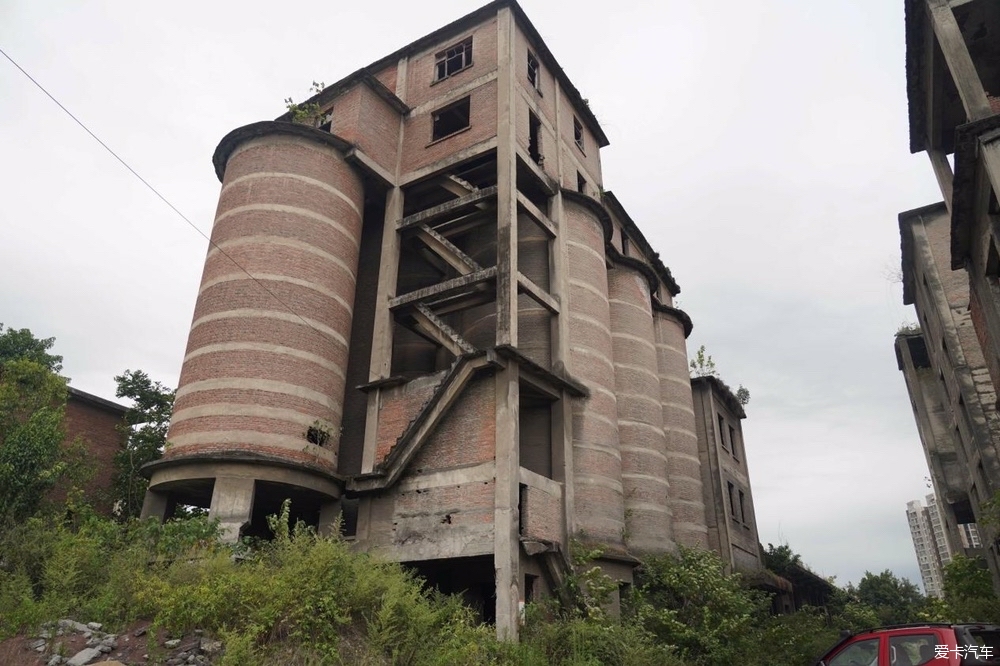 一起去野,我的皮卡车出游日记,与览拓者探索版闯进废弃工厂