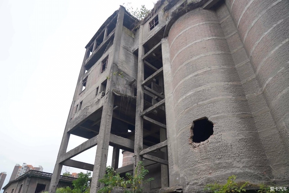 一起去野,我的皮卡车出游日记,与览拓者探索版闯进废弃工厂