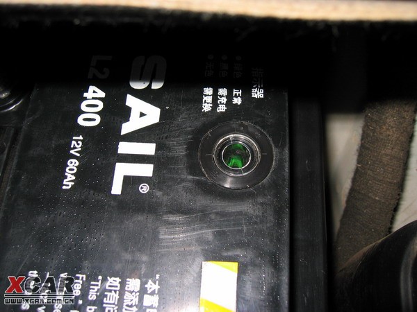 看到了蓄电池的状态指示灯(内有电瓶的型号)_标致307论坛_爱卡汽车