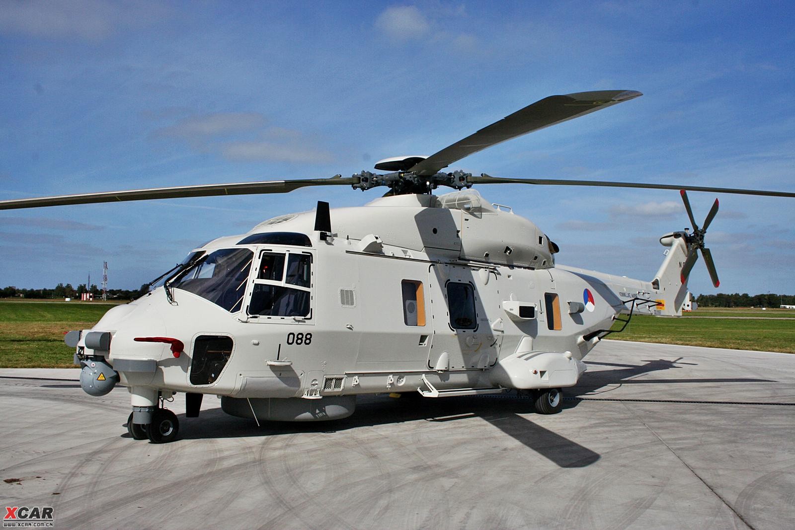 荷兰海军接收最新型nh-90 nfh舰载直升机!