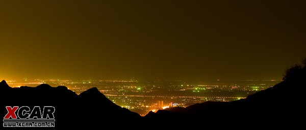 爬上蜿蜒的盘山路鸟瞰北京夜景……… 查看本楼