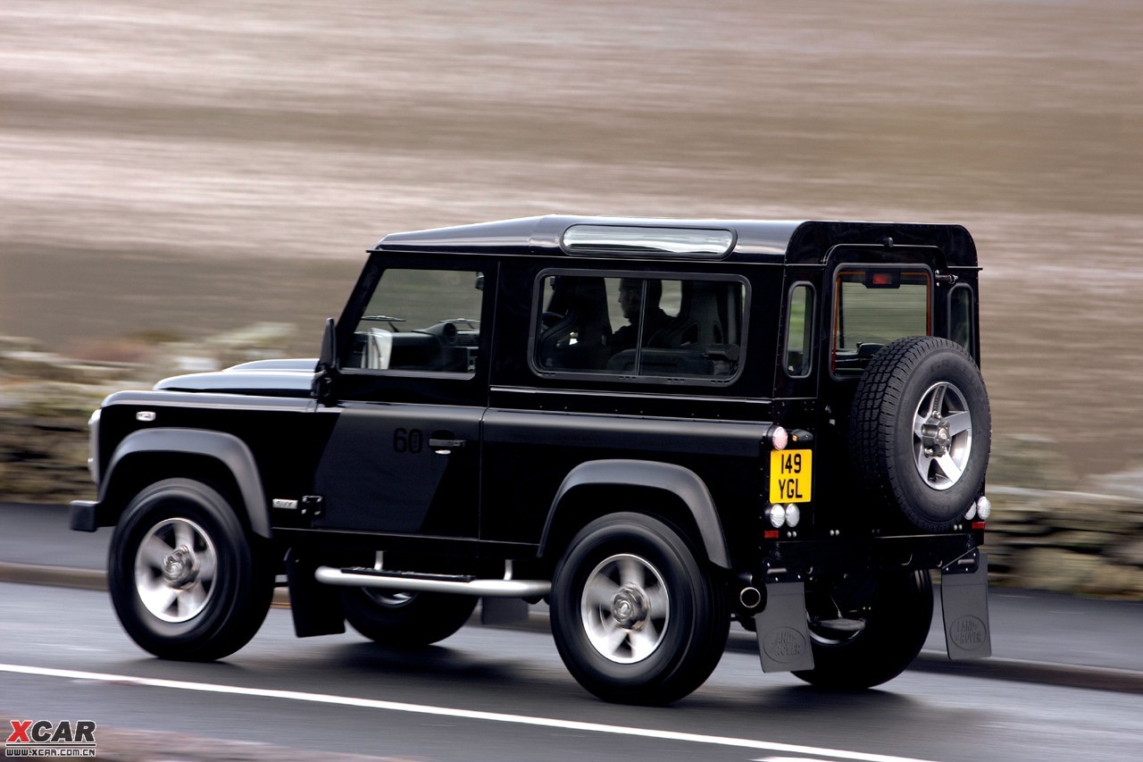 够纯粹 land rover defender svx