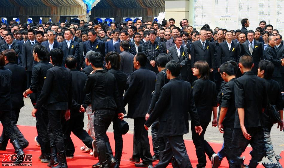 台湾黑帮大哥出殡 两万帮派人士送行,场面恢宏壮观(组图)