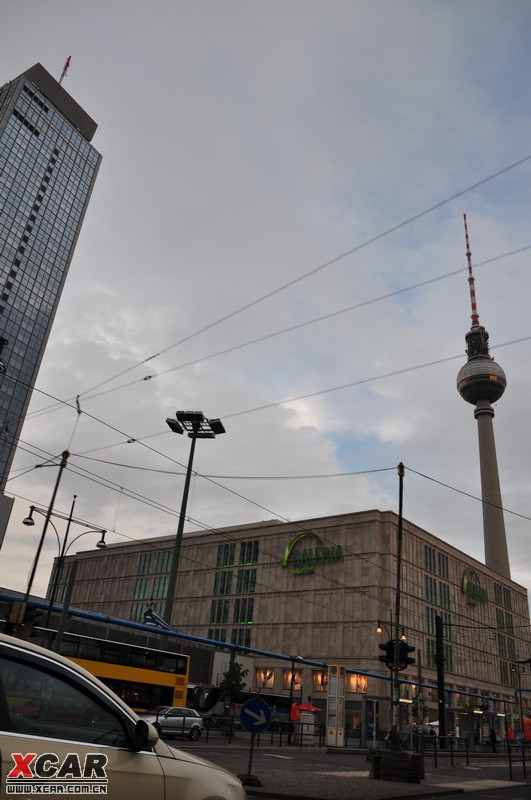 现在德国时间八点半,到达柏林市区了,这个是柏林街头的景象