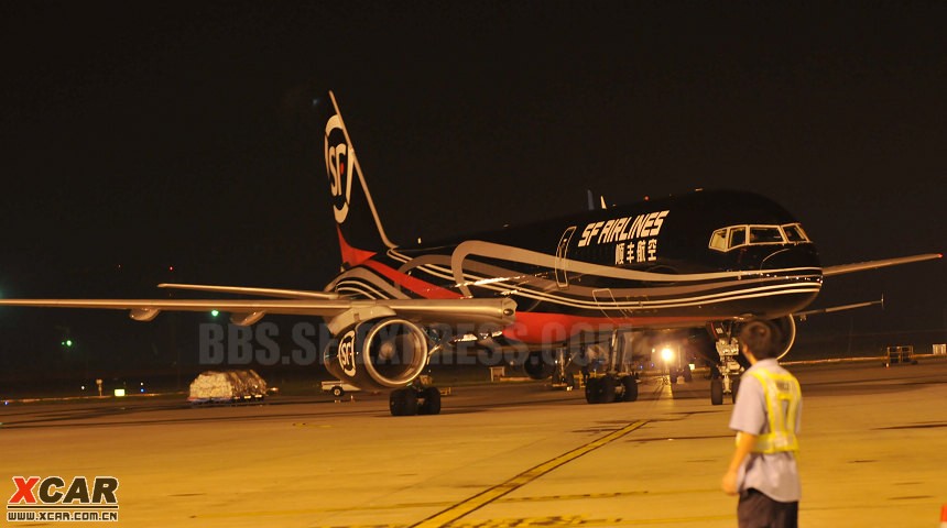 顺丰第二架自有飞机8月7日临晨抵达深圳机场!