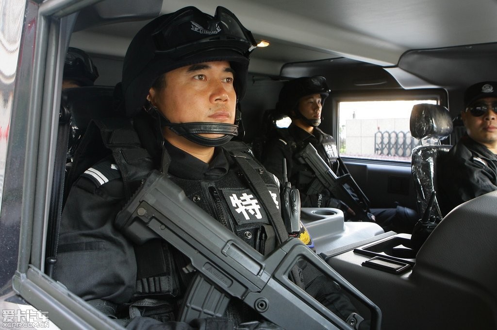 日本特警和中国特警图片