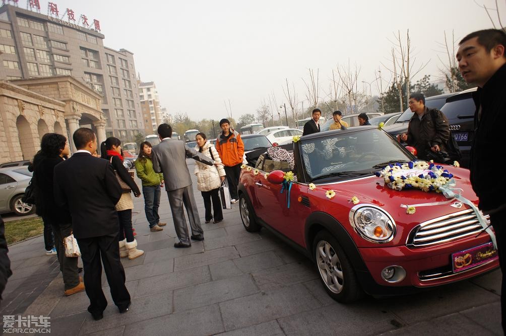 北京两位新人爱情的见证!mini车友婚车队喜气篇