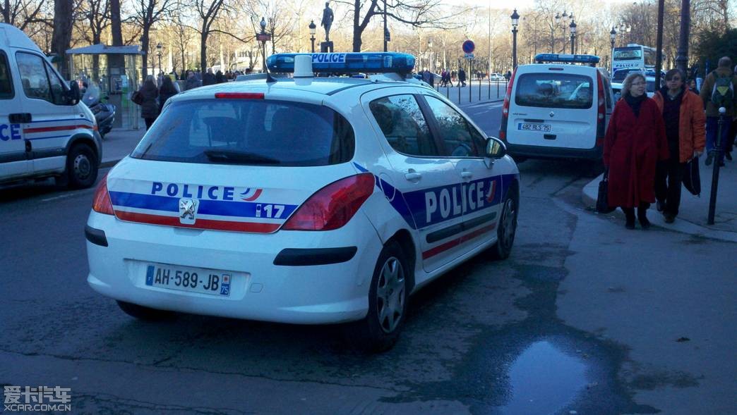 法国街头的307警车!