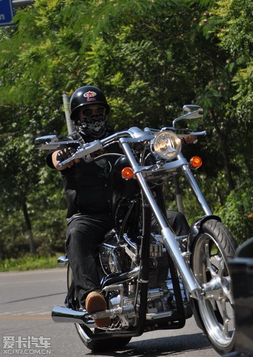 靳东的摩托车图片