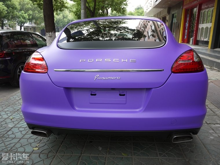 保时捷panamera紫色图片