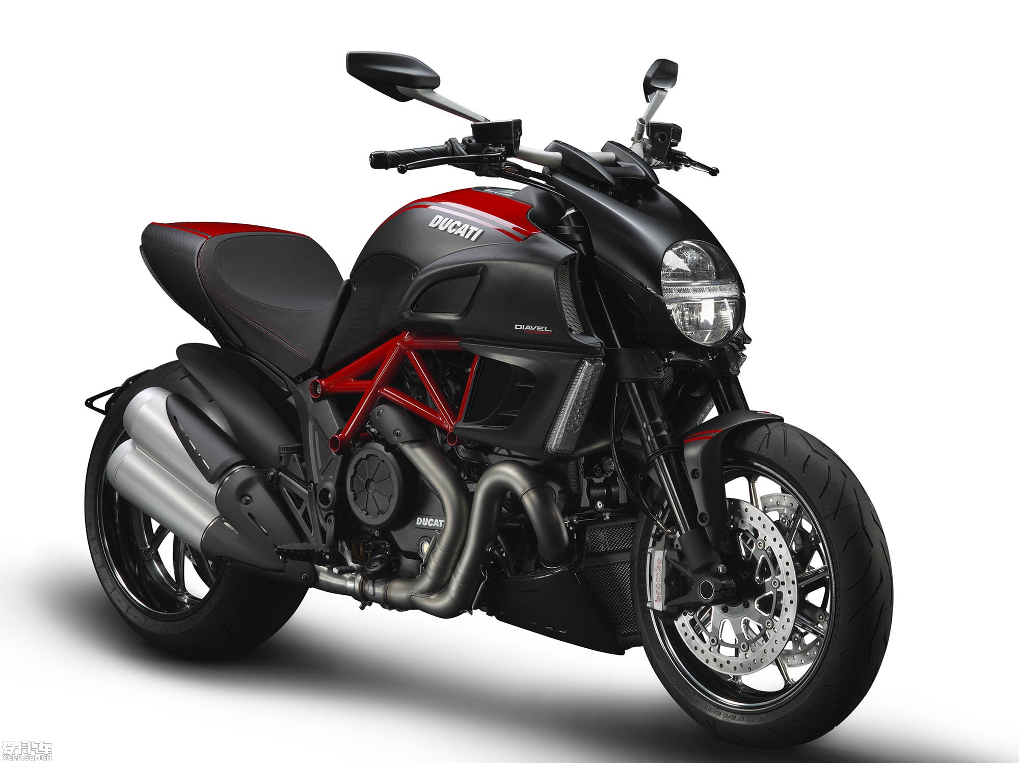 轉自moto8:6,2011 杜卡迪 diavel 試乘報告