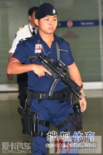 超酷的香港机场特警 !