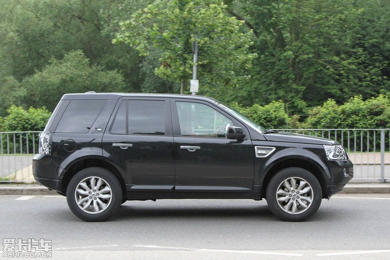 2013 land rover freelander 图几张